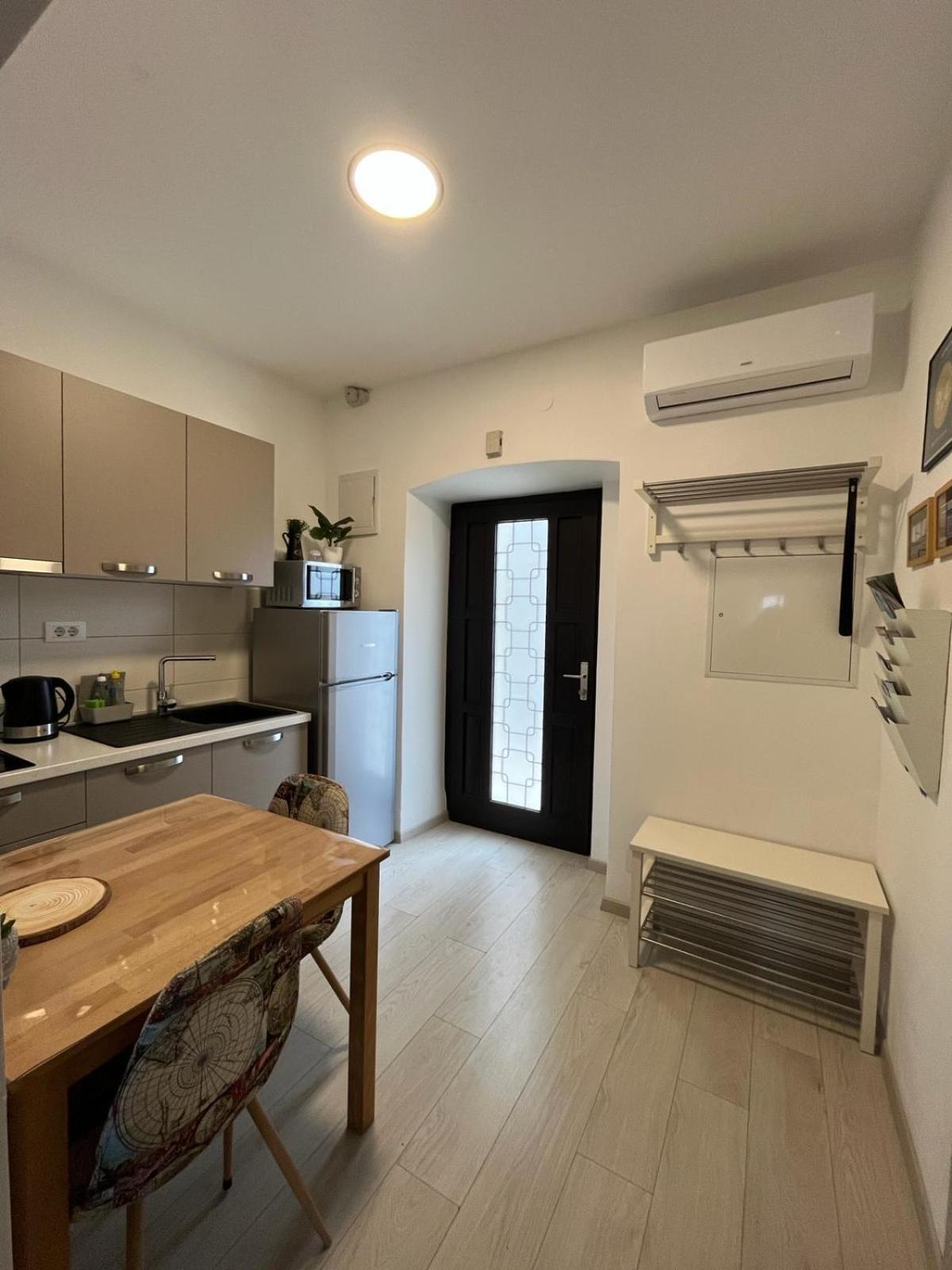 Apartment Arena Pula Exterior photo