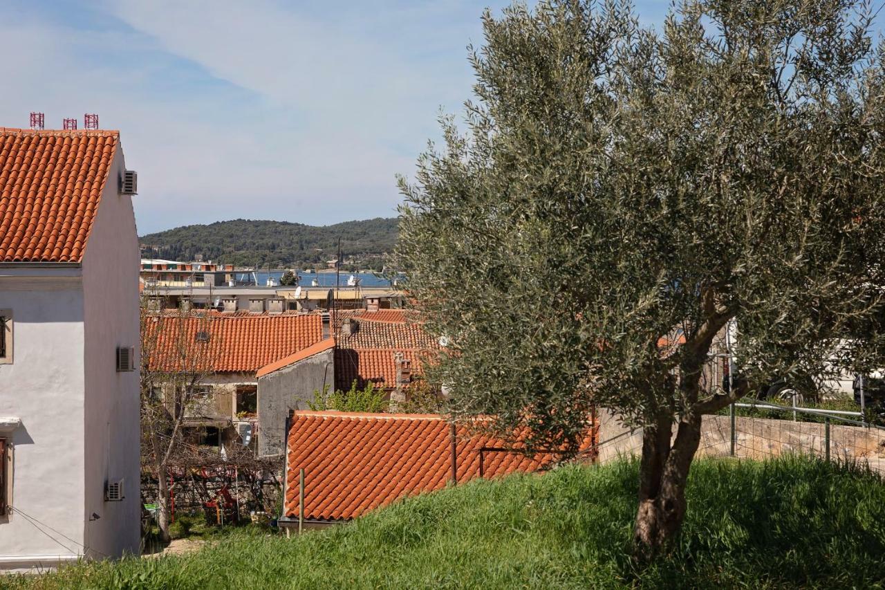 Apartment Arena Pula Exterior photo