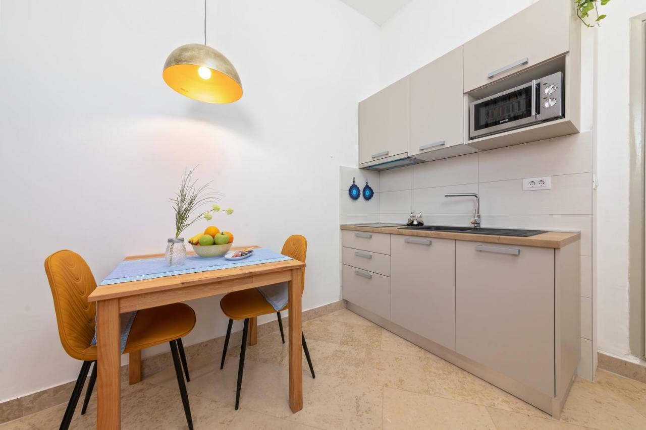 Apartment Arena Pula Exterior photo